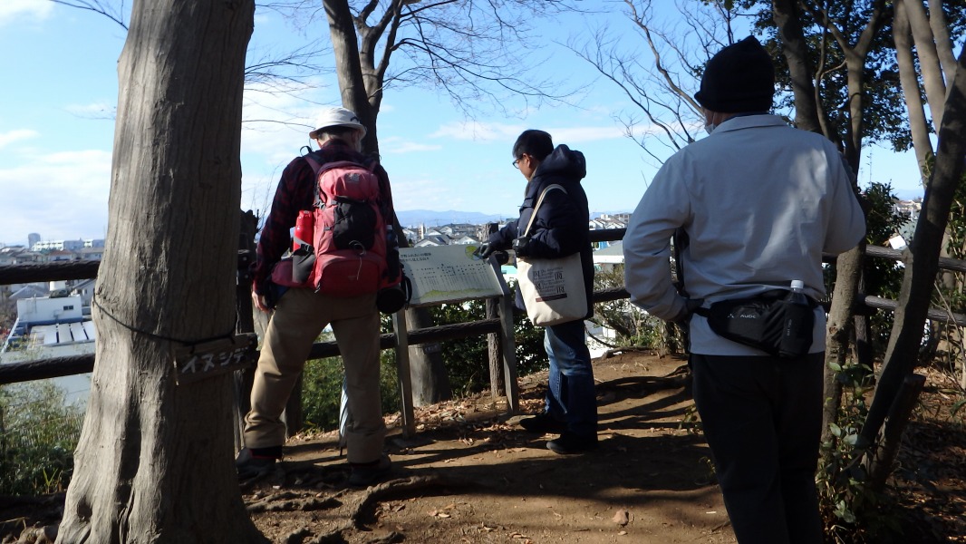 �m 15�^34 �n�@�n�C�J�[�̕������Ƃ̉�b���e��