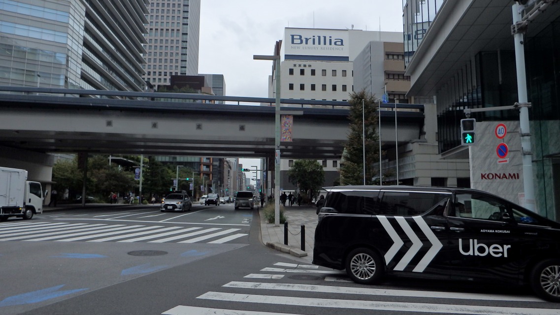 �k 1�^26 �l�@�L�y�����u����꒚�ځv�w�A�V�ԏo�����狞�����ʂ֌������B�O���A�������H�̉���������B